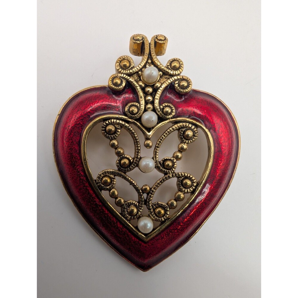 Vintage Avon Red Enamel Heart Pendant Gold Tone Filigree Faux Pearl Necklace